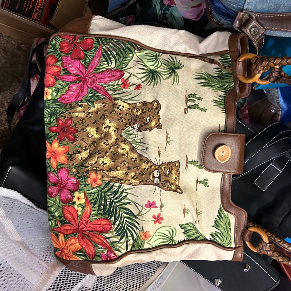 Vintage leopard women’s hand bag